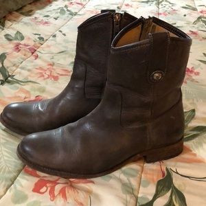 Frye Melissa Button Short Size 8